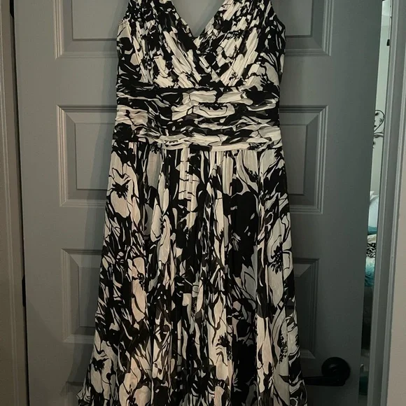 Tadashi Shoji Black and White Maxi Dress - Picture 2 of 8